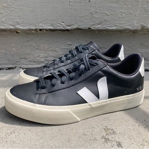 Veja Campo Black - Women Size 8 (39)